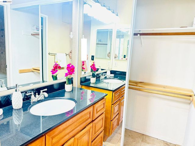 161 Seaway Ct, Hercules, CA 94547