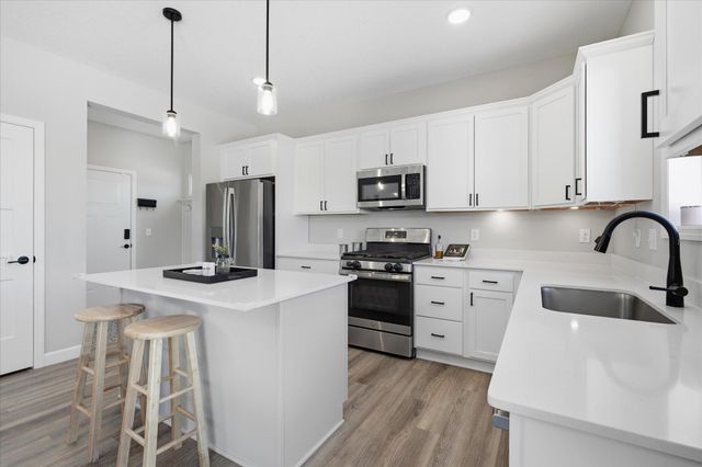 1486 Oak Ridge Street, Hanover, MN 55341