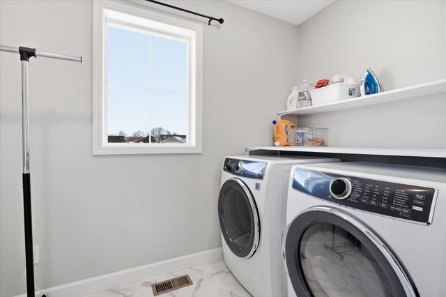 1486 Oak Ridge Street, Hanover, MN 55341