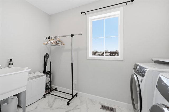 1486 Oak Ridge Street, Hanover, MN 55341