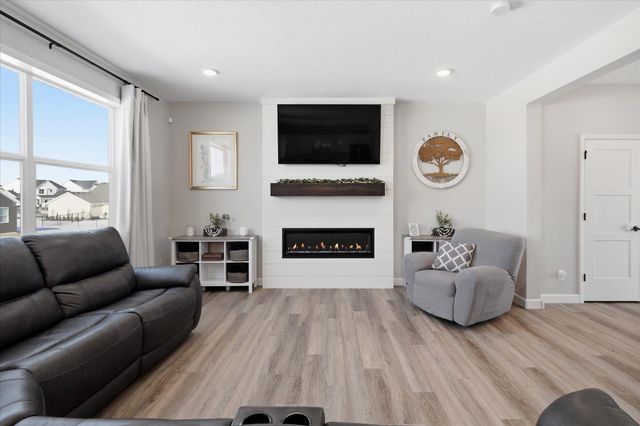 1486 Oak Ridge Street, Hanover, MN 55341