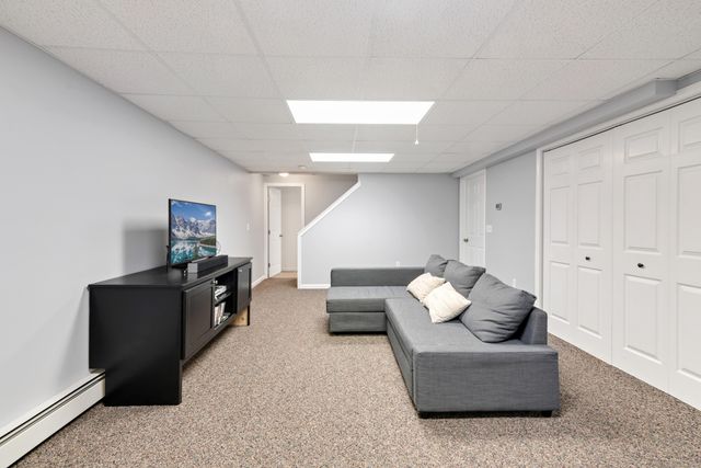99 Warner Court, Glastonbury, CT 06033