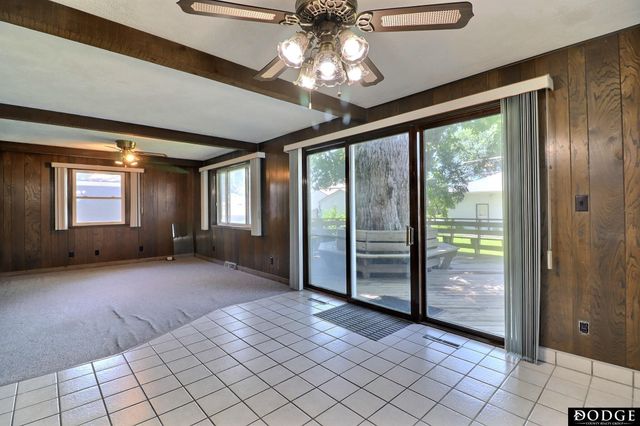 2075 Fairacres Drive, Fremont, NE 68025