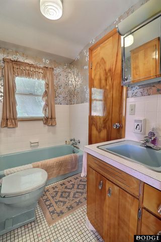 2075 Fairacres Drive, Fremont, NE 68025