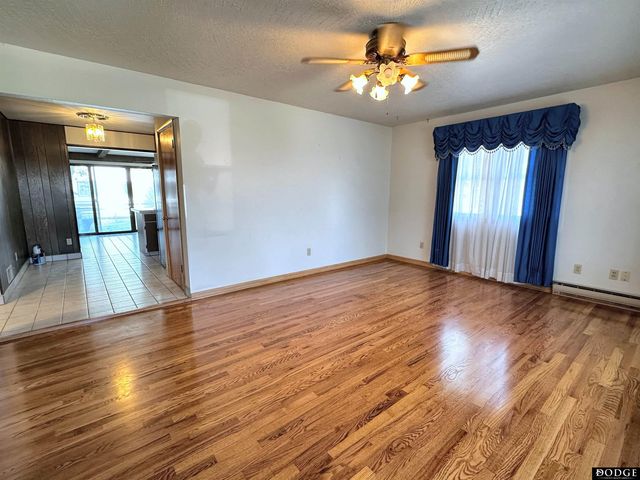 2075 Fairacres Drive, Fremont, NE 68025