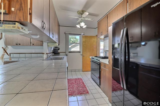 2075 Fairacres Drive, Fremont, NE 68025