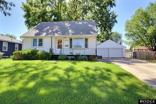 2075 Fairacres Drive, Fremont, NE 68025