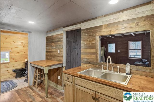 2205 Long Run Road, Franklin Twp, PA 18235