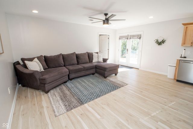 10515 Collingswood Road, Fishers, IN 46037