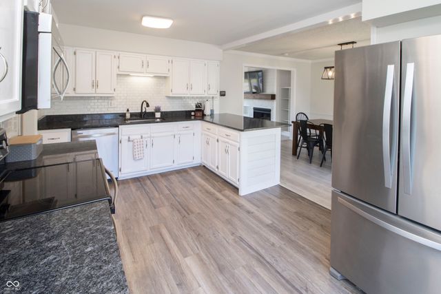 10515 Collingswood Road, Fishers, IN 46037