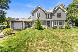 33 S Walnut St, Mansfield, MA 02048