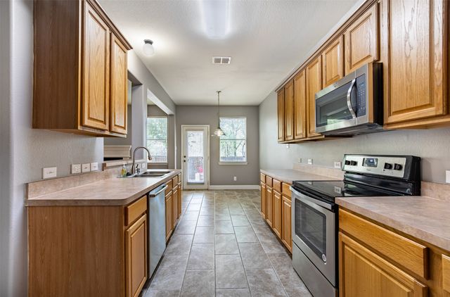 917 Warbler, Aubrey, TX 76227