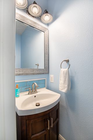 917 Warbler, Aubrey, TX 76227