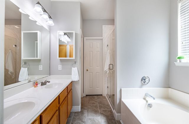 917 Warbler, Aubrey, TX 76227