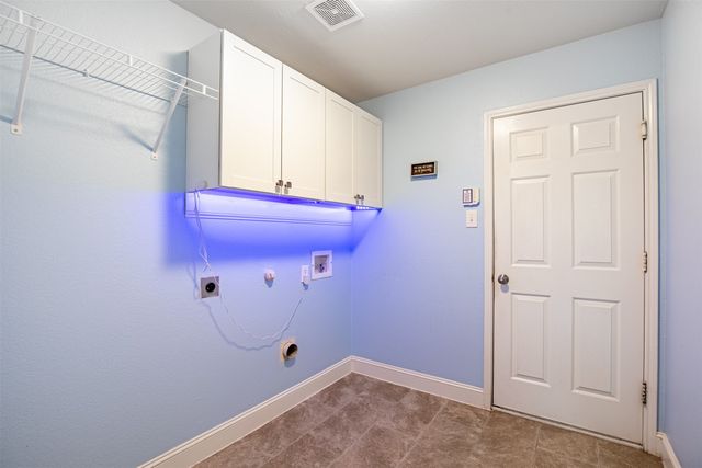 917 Warbler, Aubrey, TX 76227