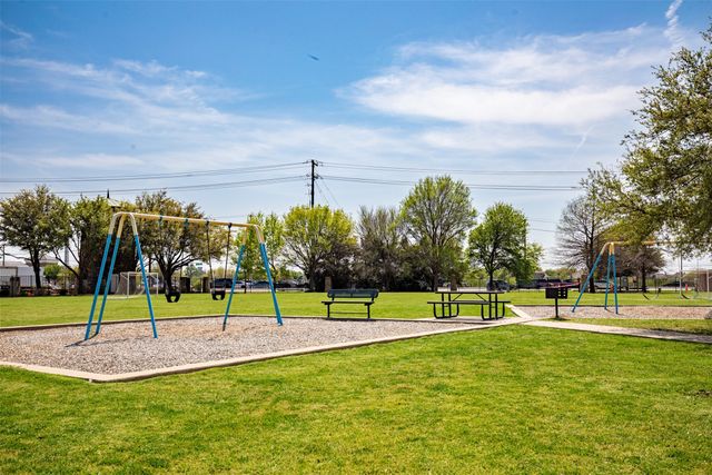 917 Warbler, Aubrey, TX 76227