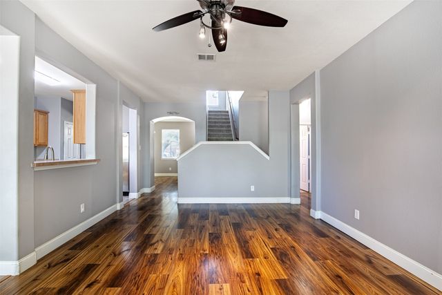 917 Warbler, Aubrey, TX 76227