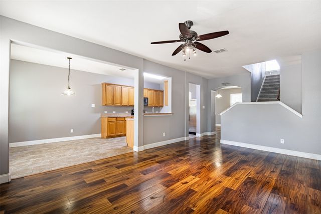 917 Warbler, Aubrey, TX 76227