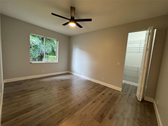 11165 Whitehawk Street, Plantation, FL 33324