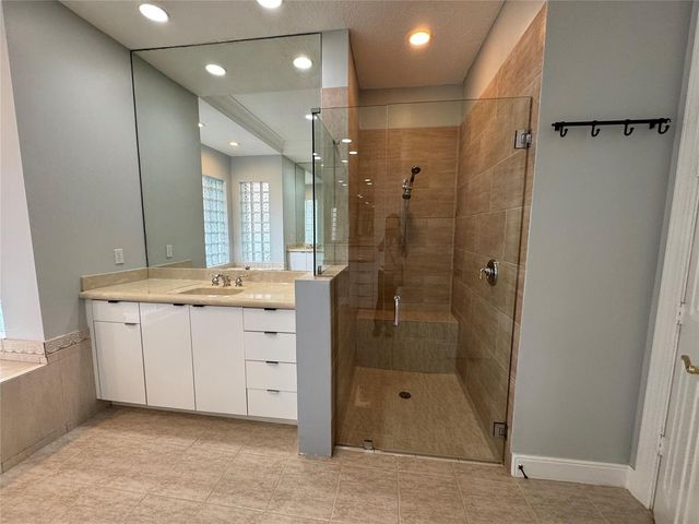 11165 Whitehawk Street, Plantation, FL 33324