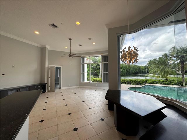 11165 Whitehawk Street, Plantation, FL 33324