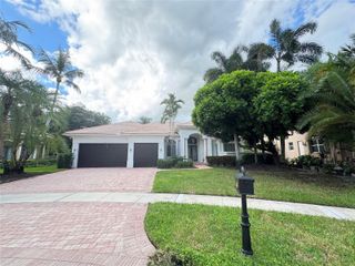 11165 Whitehawk Street, Plantation, FL 33324