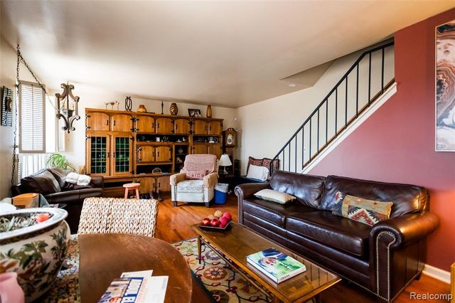 1911 Hyde Park, Detroit, MI 48207