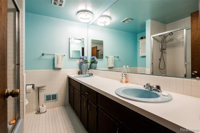 1911 Hyde Park, Detroit, MI 48207
