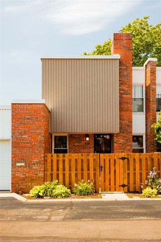 1911 Hyde Park, Detroit, MI 48207