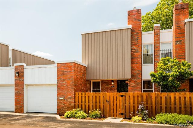 1911 Hyde Park, Detroit, MI 48207