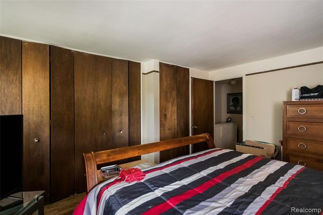 1911 Hyde Park, Detroit, MI 48207