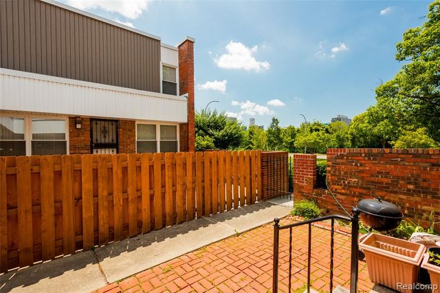 1911 Hyde Park, Detroit, MI 48207