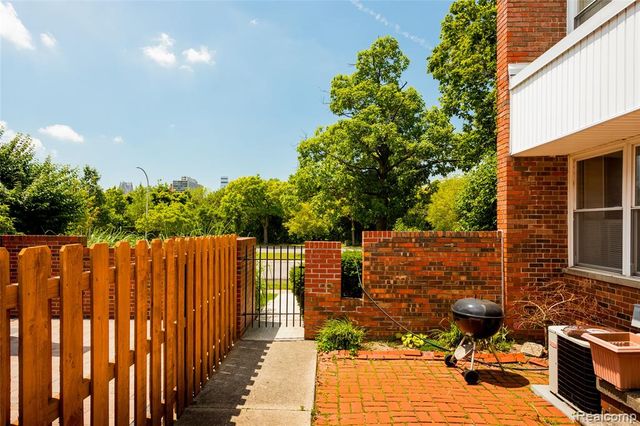 1911 Hyde Park, Detroit, MI 48207