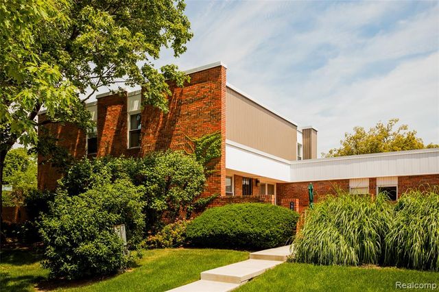 1911 Hyde Park, Detroit, MI 48207