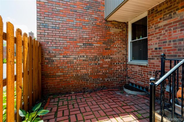 1911 Hyde Park, Detroit, MI 48207