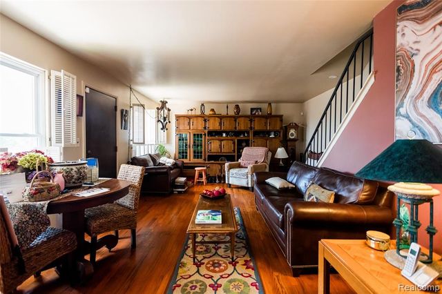 1911 Hyde Park, Detroit, MI 48207