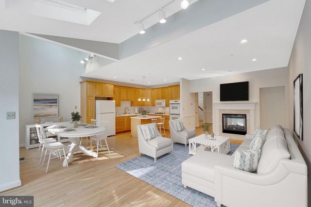 1129 BRIANS WAY, Wayne, PA 19087