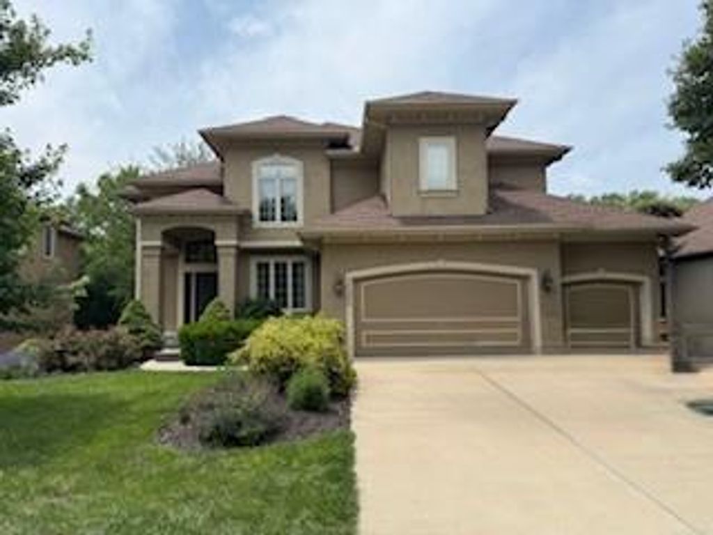 17560 S Brockway Street, Olathe, KS 66062