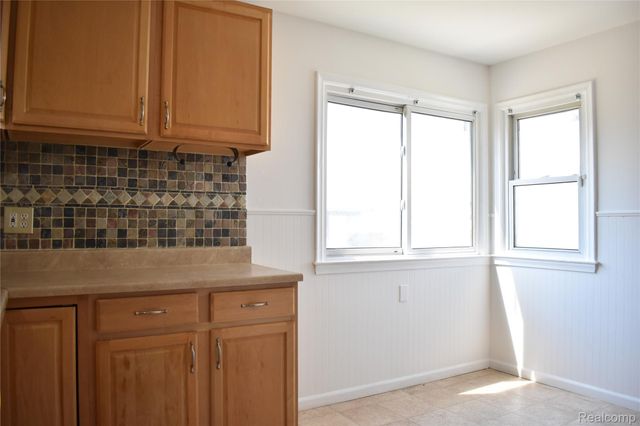 7019 Cardwell Street, Garden City, MI 48135
