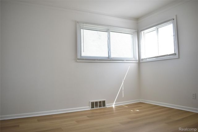 7019 Cardwell Street, Garden City, MI 48135