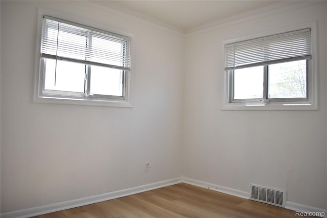 7019 Cardwell Street, Garden City, MI 48135
