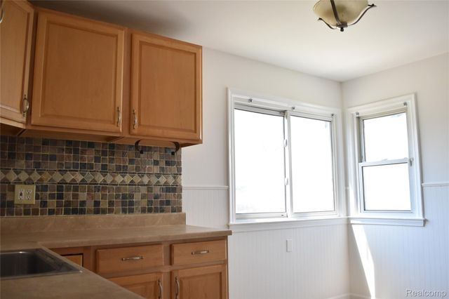 7019 Cardwell Street, Garden City, MI 48135