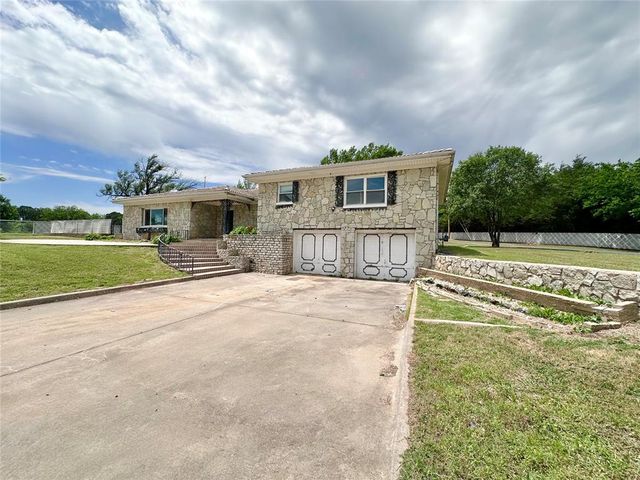 19208 Gordon Cooper Drive, Shawnee, OK 74801