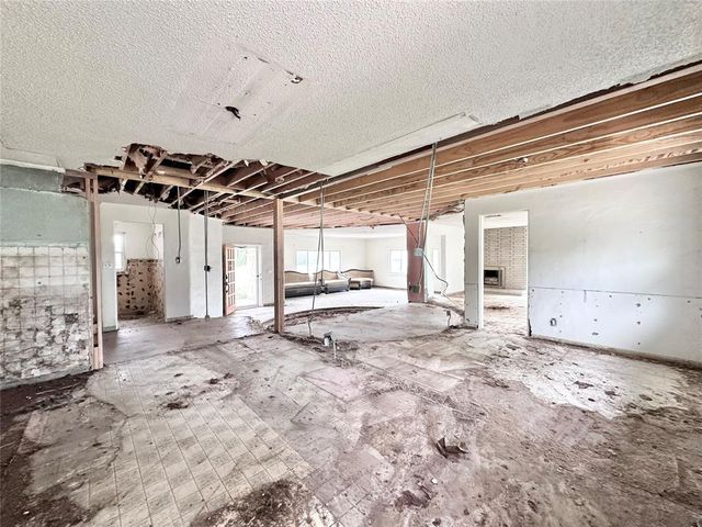 19208 Gordon Cooper Drive, Shawnee, OK 74801