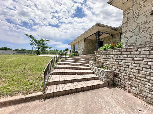 19208 Gordon Cooper Drive, Shawnee, OK 74801