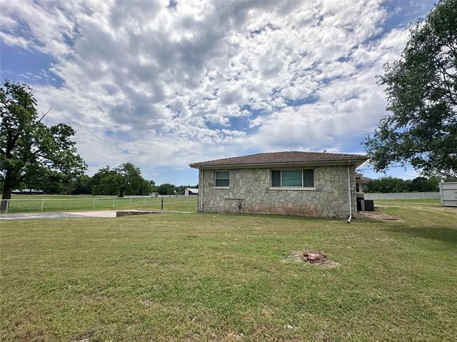 19208 Gordon Cooper Drive, Shawnee, OK 74801