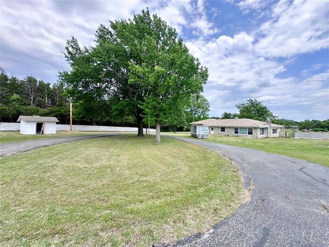 19208 Gordon Cooper Drive, Shawnee, OK 74801