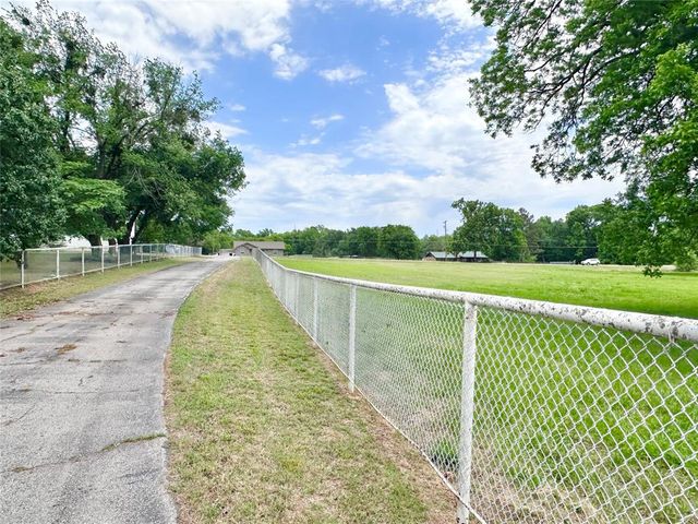 19208 Gordon Cooper Drive, Shawnee, OK 74801