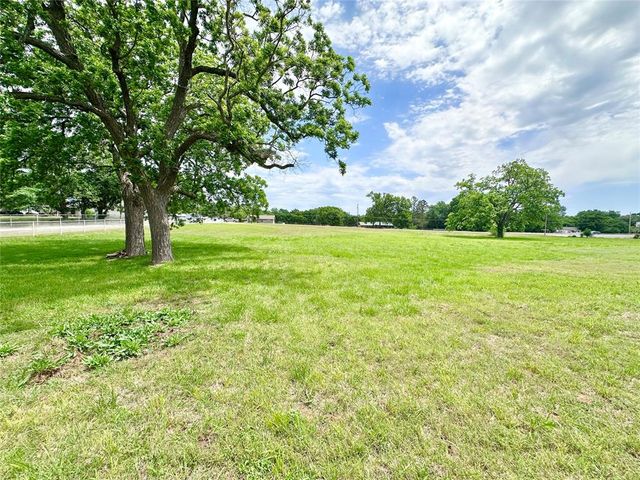 19208 Gordon Cooper Drive, Shawnee, OK 74801