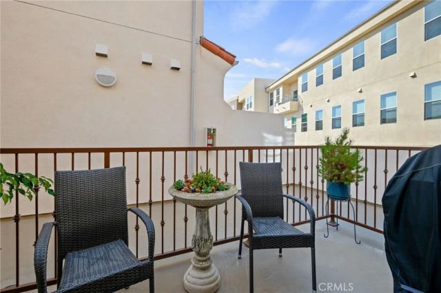 44 Coronado Street 202, Ventura, CA 93001